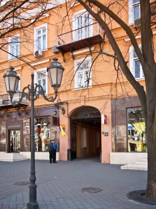 New Vip Aparts Deribasovskaia Одесса Экстерьер фото