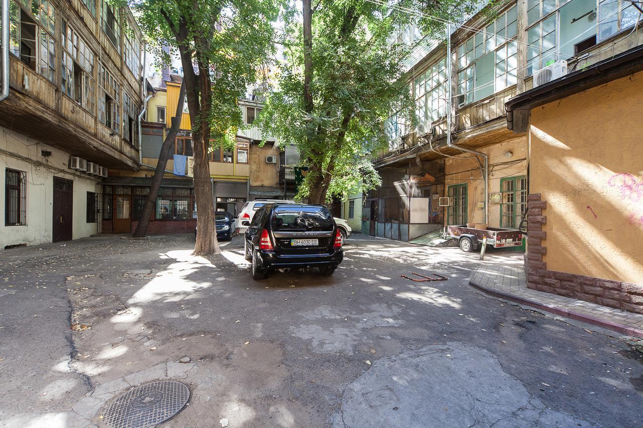 New Vip Aparts Deribasovskaia Одесса Экстерьер фото
